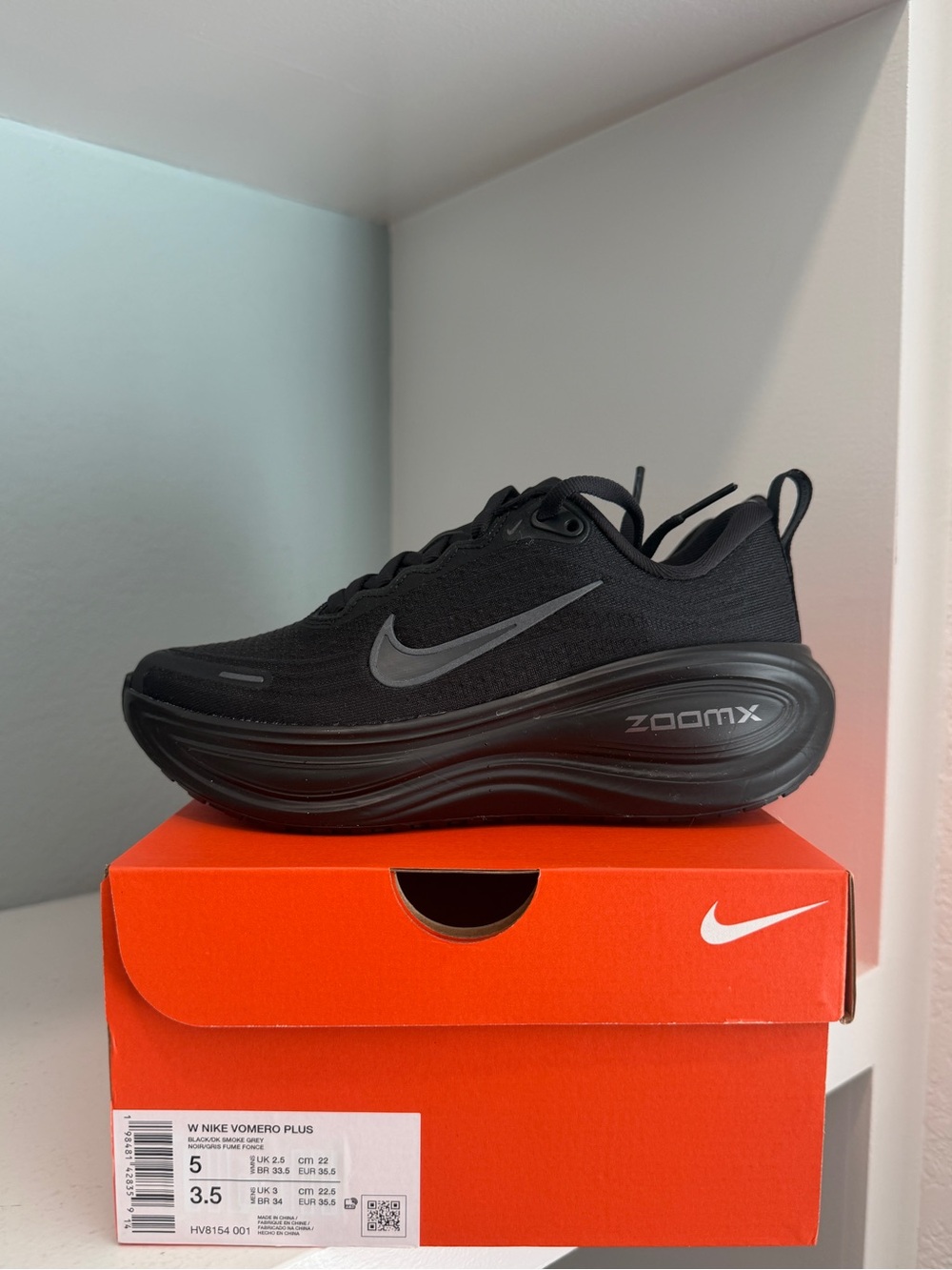 Nike Vomero Plus Running Shoes Women’s size 5 black grey HV8154-001